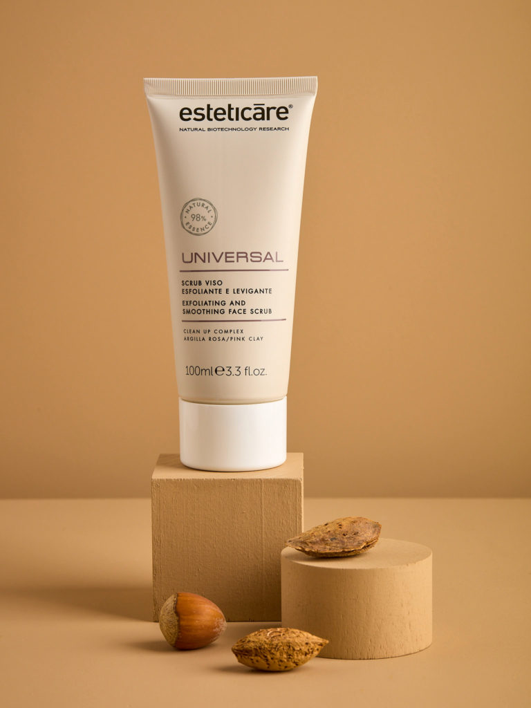 Foto singola del prodotto Scrub viso esfoliante e levigante della linea Universal - Esteticare