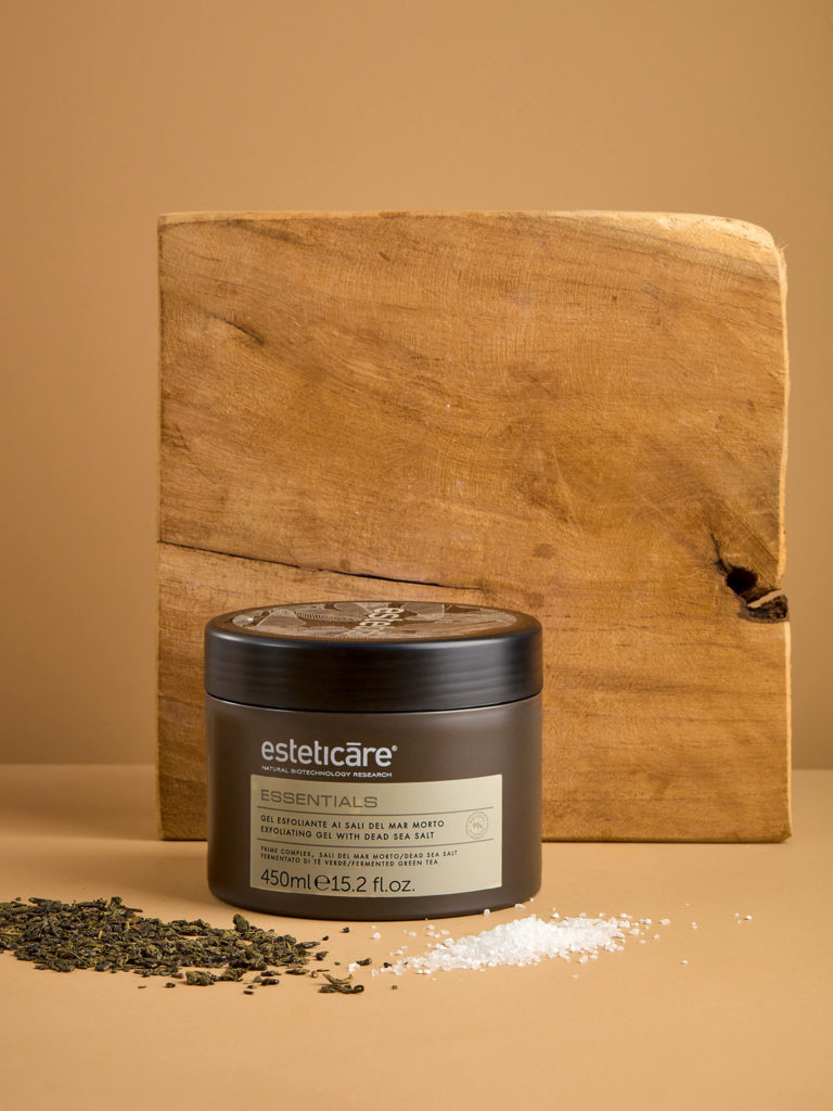 Foto singola del prodotto Gel esfoliante ai sali del Mar Morto della linea Essentials - Esteticare