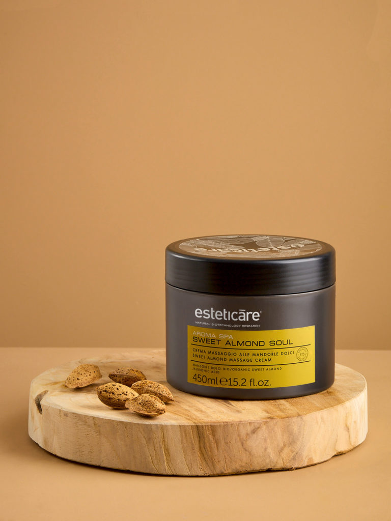 Foto singola del prodotto Crema massaggio alle mandorle dolci della linea Aroma Spa Sweet Almond Soul - Esteticare