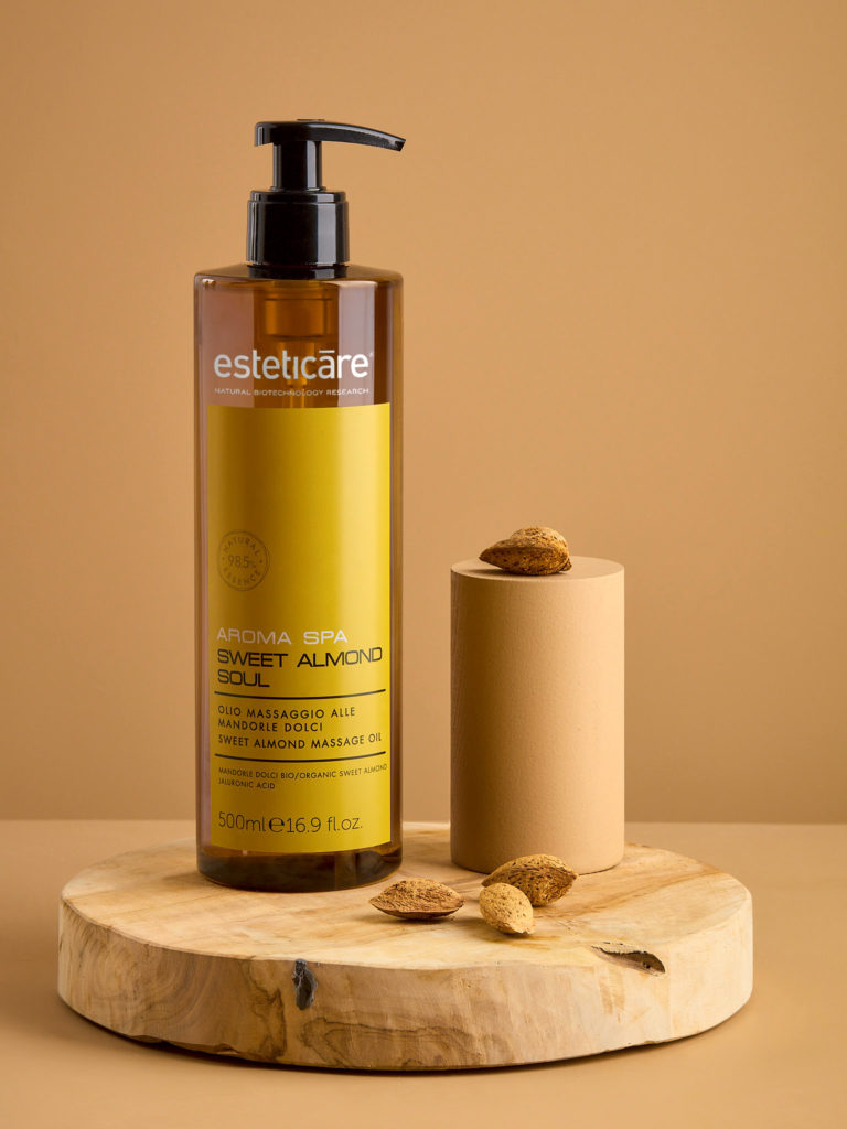 Foto singola del prodotto Olio massaggio alle mandorle dolci della linea Aroma Spa Sweet Almond Soul - Esteticare